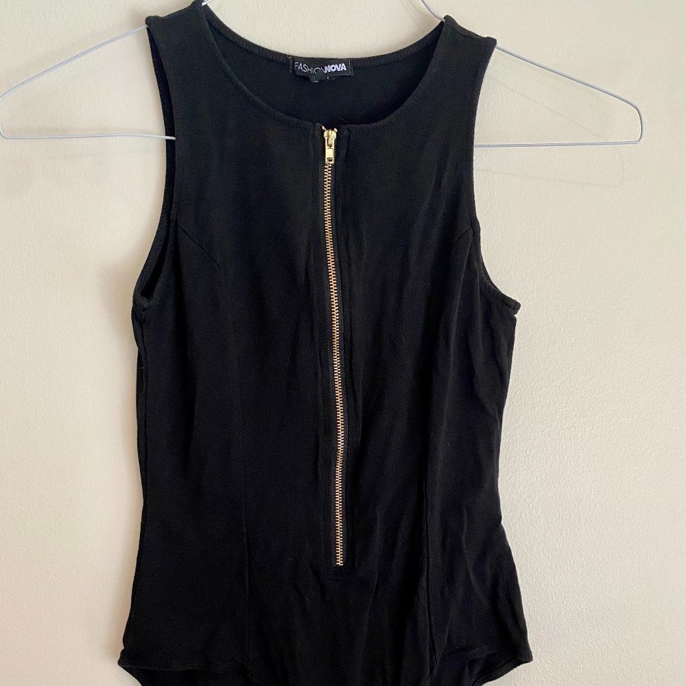 Fashion Nova black bodysuit tank with gold zipper
